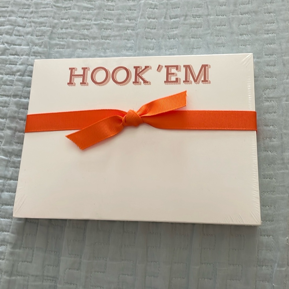 NWT Hook ‘Em Stationary